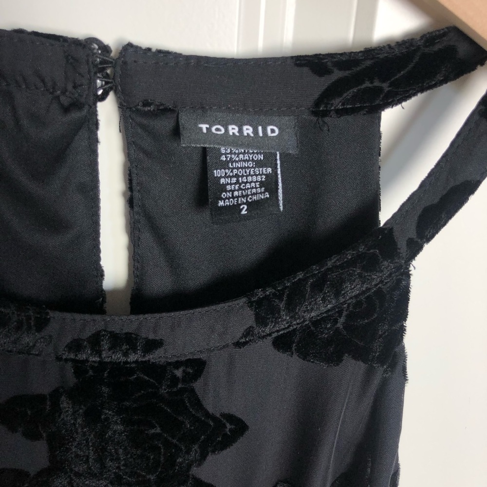 Torrid Sleeveless high neck black top size 2 - Picture 4 of 7